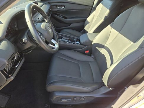 Used 2023 Honda Accord Touring image 11