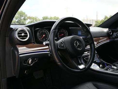 Used 2017 Mercedes-Benz E 300 image 18