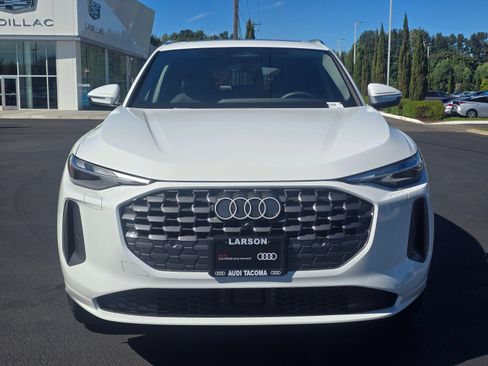 Certified 2025 Audi Q5 Premium w/ Convenience Package AWD/4WD image 8