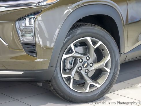 Used 2024 Chevrolet Trax LT image 5