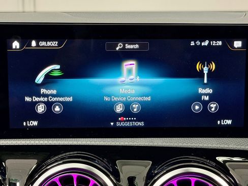 Used 2023 Mercedes-Benz CLA 250 image 32