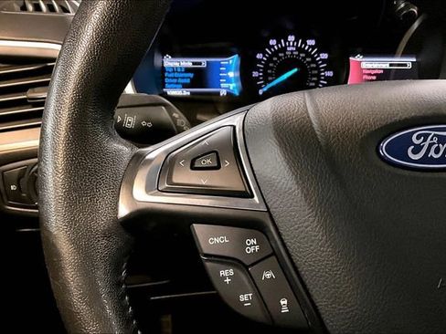 Used 2020 Ford Edge SEL image 11