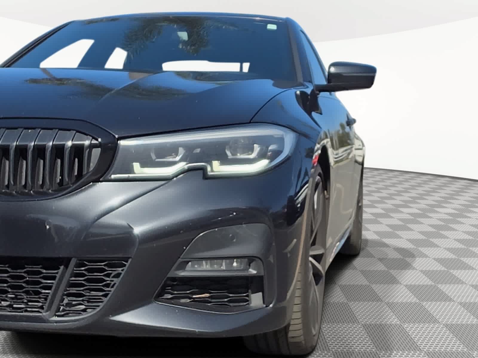 Used 2020 BMW 330i Sedan w/ M Sport Package RWD image 4