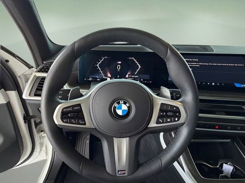 Certified 2025 BMW X7 xDrive40i w/ M Sport Package AWD/4WD image 23