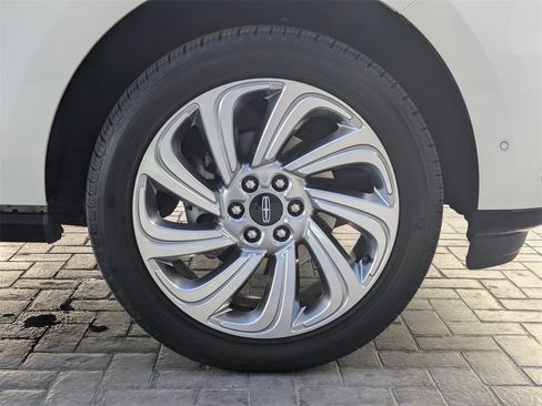 Certified 2024 Lincoln Navigator L Reserve image 11
