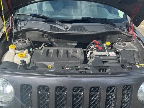 Used 2016 Jeep Patriot Latitude w/ Sun/Sound Group image 18