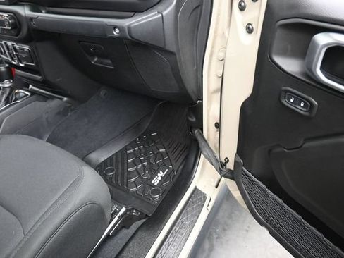 Used 2022 Jeep Gladiator Sport AWD/4WD image 47
