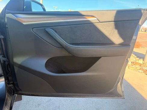 Used 2023 Tesla Model Y Performance image 26