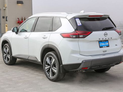 New 2025 Nissan Rogue SL w/ SL Premium Package FWD image 8