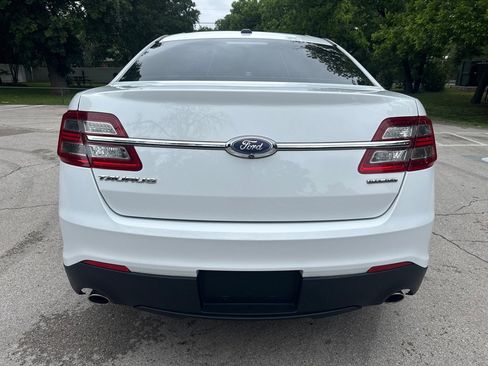 Used 2017 Ford Taurus SE FWD image 10