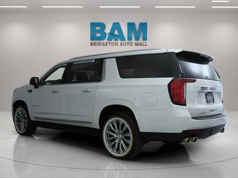 Certified 2022 GMC Yukon XL Denali w/ Denali Premium Package AWD/4WD image 5