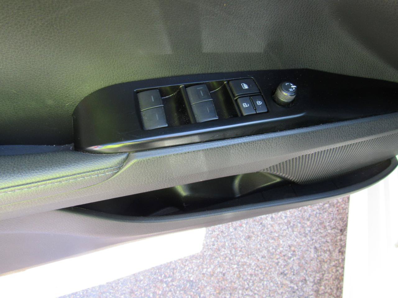 Used 2025 Toyota Camry XSE FWD image 15