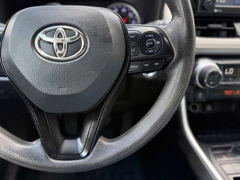 Used 2020 Toyota RAV4 XLE FWD image 27