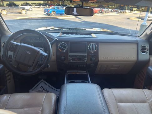 Used 2012 Ford F250 Lariat w/ Lariat Interior Pkg image 10