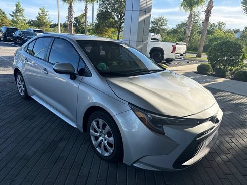 Used 2024 Toyota Corolla LE FWD image 2
