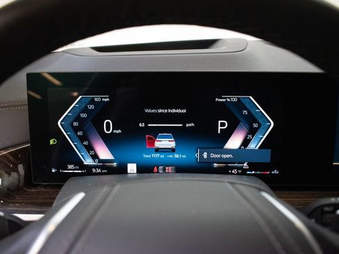 Certified 2026 BMW X7 xDrive40i w/ Premium Package image 13