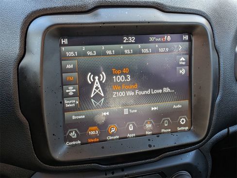 Used 2021 Jeep Renegade Limited image 18