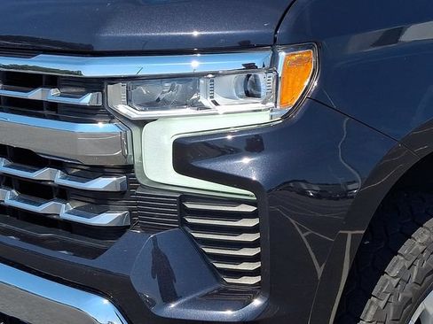 Used 2023 Chevrolet Silverado 1500 LTZ w/ Technology Package AWD/4WD image 9