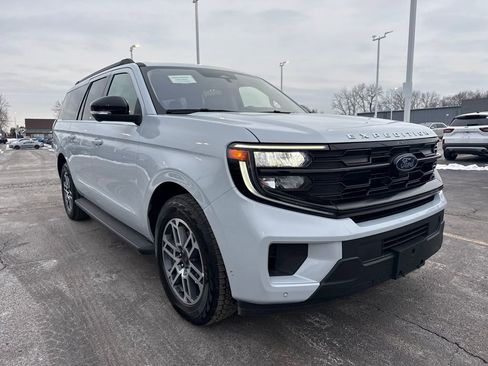 Used 2025 Ford Expedition Max Active image 4