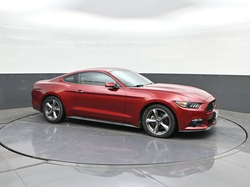 Used 2016 Ford Mustang Coupe w/ Equipment Group 051A RWD image 12