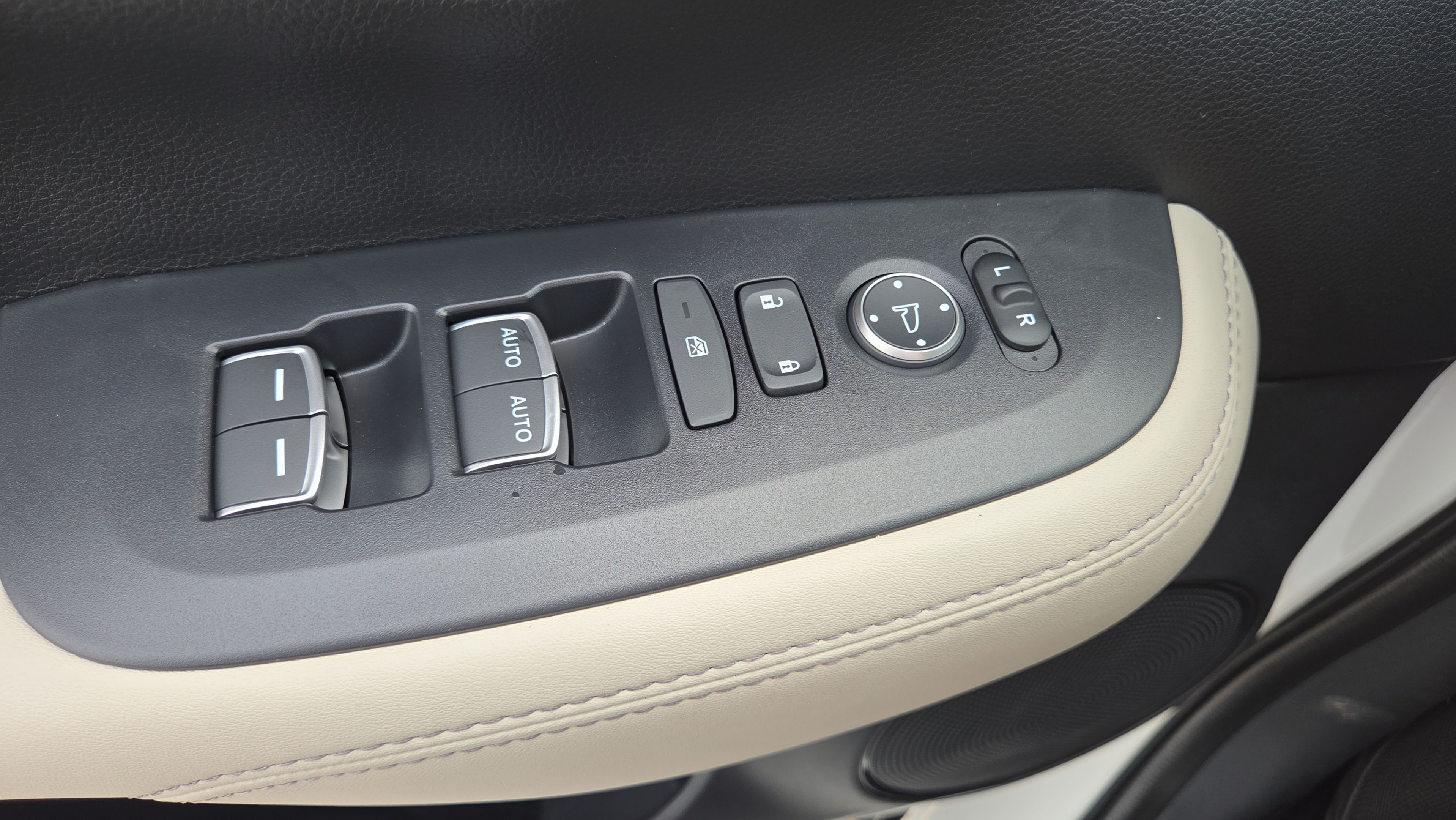 New 2027 Honda HR-V EX-L image 32
