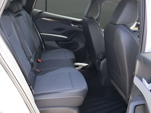 Certified 2025 Volkswagen Tiguan SE R-Line AWD/4WD image 20