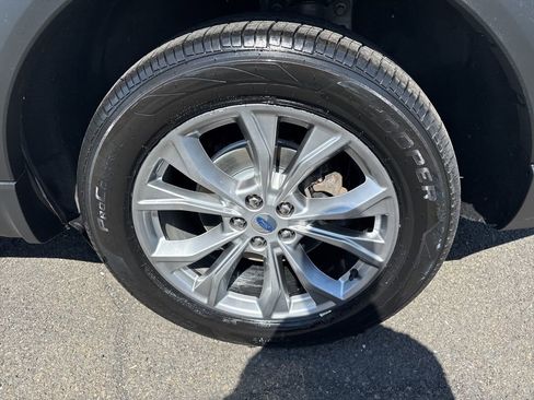 Certified 2022 Ford Explorer Limited w/ Equipment Group 301A AWD/4WD image 9
