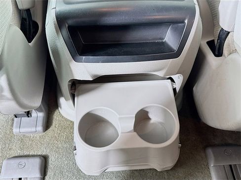 Used 2016 Toyota Sienna LE image 25