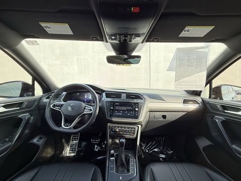 Used 2024 Volkswagen Tiguan SE R-Line image 6