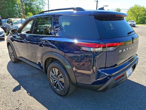 Used 2022 Nissan Pathfinder SV AWD/4WD image 3
