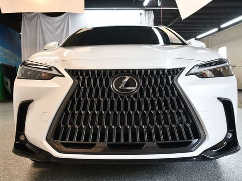 Used 2025 Lexus NX 250 FWD w/ Towing Package (2000 Lbs) image 14