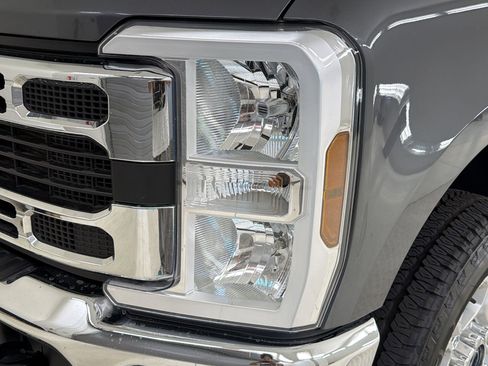 Used 2025 Ford F250 XLT AWD/4WD image 11