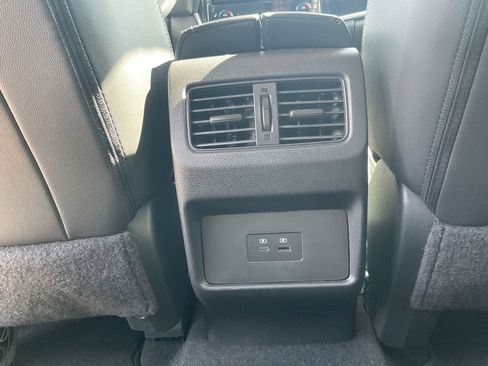 Used 2023 Nissan Rogue SL FWD image 10