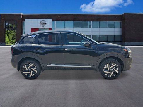 New 2026 Nissan Kicks SV w/ SV Premium Package FWD image 3