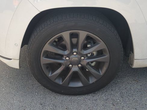 Used 2019 Jeep Grand Cherokee High Altitude AWD/4WD image 12