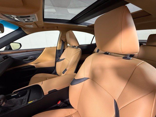 Used 2025 Lexus ES 350 w/ Premium Package FWD image 15