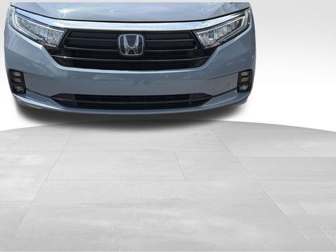Used 2023 Honda Odyssey Touring image 3