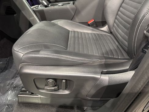 Used 2023 Land Rover Discovery S R-Dynamic image 11