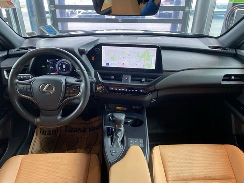 Used 2023 Lexus UX 250h AWD w/ Accessory Package (Z2) image 7
