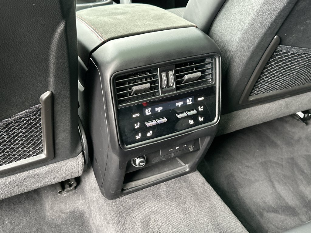 Certified 2025 Porsche Cayenne GTS AWD/4WD image 27
