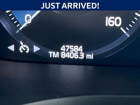 Used 2021 Volvo S60 T5 Momentum w/ Premium Package FWD image 19
