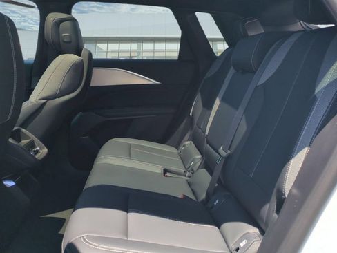 Certified 2024 Cadillac Lyriq Tech RWD image 15