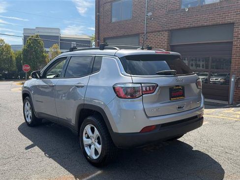 Used 2018 Jeep Compass Latitude w/ Popular Equipment Group AWD/4WD image 10