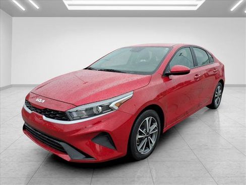 Used 2024 Kia Forte LXS FWD image 4