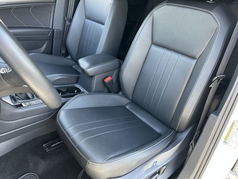Used 2023 Volkswagen Tiguan SE R-Line FWD image 18