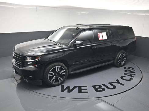 Used 2019 Chevrolet Suburban Premier AWD/4WD image 27