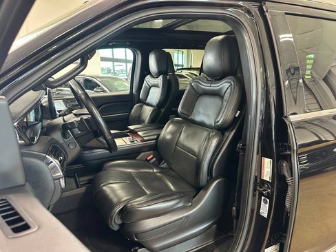 Used 2021 Lincoln Navigator Reserve w/ Luxury Package AWD/4WD image 14
