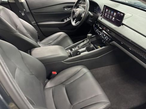 Used 2024 Honda Accord Touring image 9