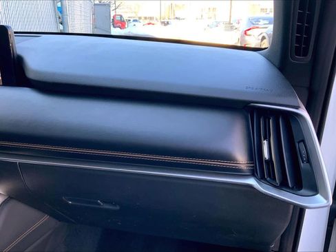 Used 2024 MAZDA CX-90 Plug-In Hybrid w/ Premium Plus image 19