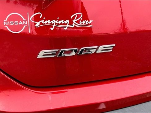 Used 2020 Ford Edge Titanium image 25